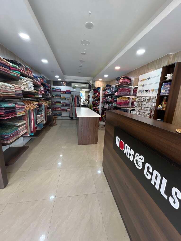 Moms & Gals Boutique